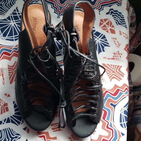 Jeffrey Campbell Covets - Picture 3 of 4